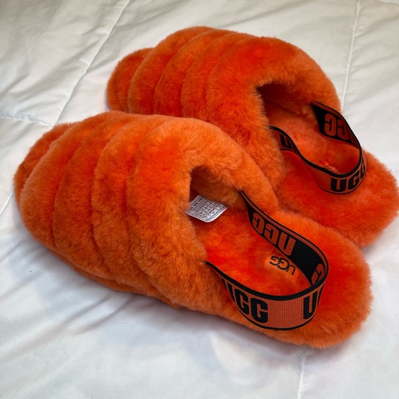 UGG Shoes - NWOT UGG Fluff Yeah Slippers Size 10